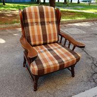 Poltrona vintage in legno massello – stile rustico