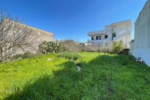 Terreno di 443 m² a Martano