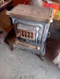 Stufa a legna in ghisa