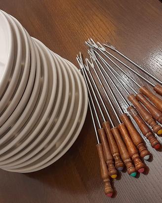 set da bourguignonne 12 piatti e forchette lunghe 