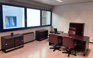 Arredamento ufficio direzionale completo