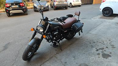 Moto Custom UM Renegade Sport 125 
