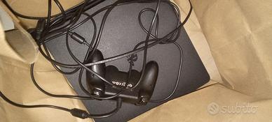 PlayStation 4 pari a nuova con qualche gioco