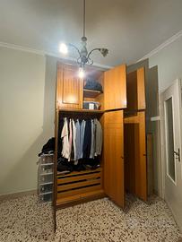 Armadio in legno in perfetto stato
