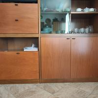 Mobile con vetrinetta per salotto