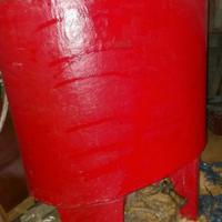 Tino in vetroresina per vino 600 litri