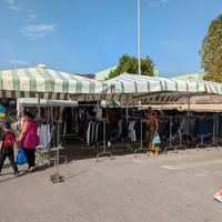 OMBRELLONI MERCATO VENDITORE AMBULANTE