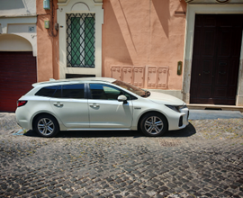 Suzuki swace Toyota corolla