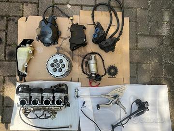 pezzi vari per Yamaha r6 del 2003