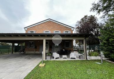 VILLA SINGOLA A BORGO VIRGILIO