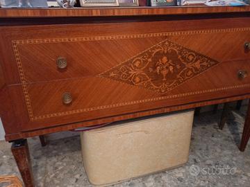 comò stile maggiolino 