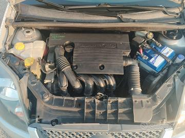 Vengo auto in buone condizioni
