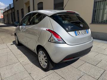 Lancia Ypsilon 1.2 69 CV 5 porte GPL Ecochic Gold