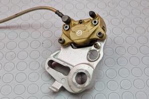 PINZA POSTERIORE CAGIVA RAPTOR 650 2001 2004