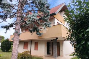 VILLA SINGOLA A FERNO