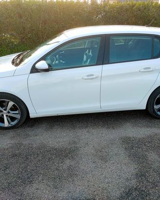 Peugeot 308 BlueHDi 120 S&S Allure