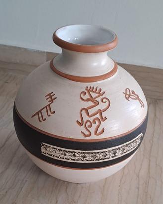 Vaso in terracotta smaltata di Beppe Petrucci