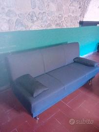 N°3 divani apribili in tessuto con cuscini nuovi