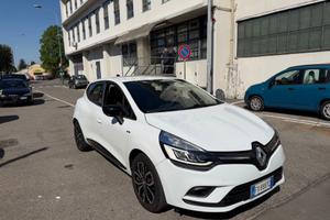 Renault Clio TCe 12V 75 CV 5 porte Moschino Zen