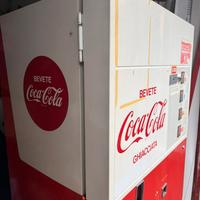 Distributore coca cola