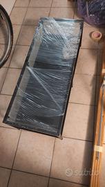 Tavolino basso ripiano in cristallo