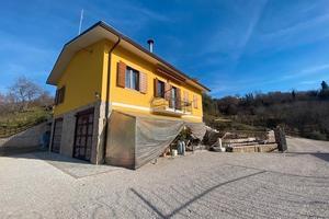 Casa singola zona collinare