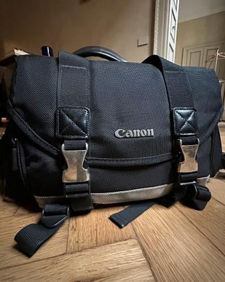 Canon EOS 5D Mark III con accessori