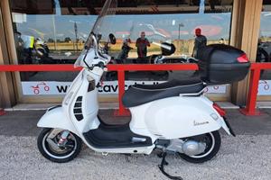 Piaggio Vespa 300 GTS