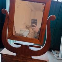 Toilette da appoggio con specchiera