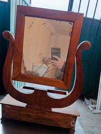 Toilette da appoggio con specchiera