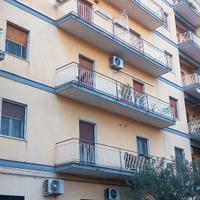 Leopardi luminoso signorile 5 vani con box