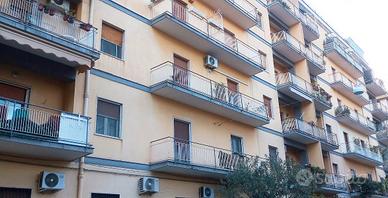 Leopardi luminoso signorile 5 vani con box