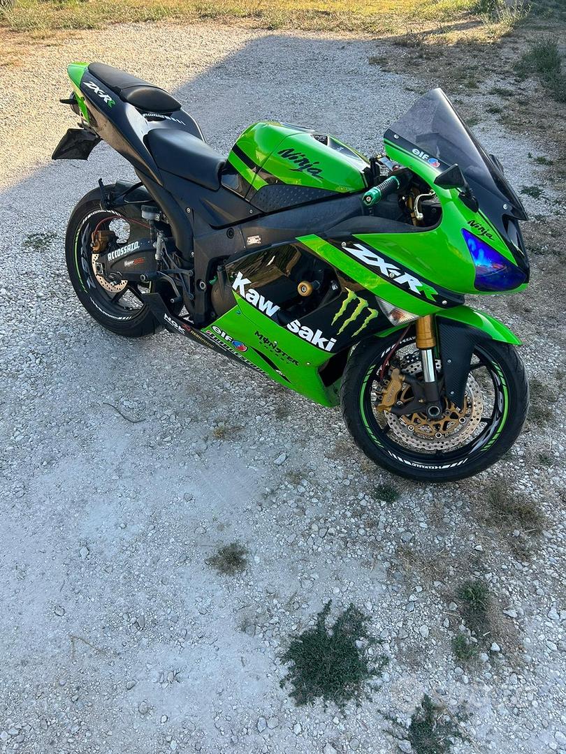 Kawasaki ninja 650 depotenziata da libretto Moto e Scooter In vendita a Latina