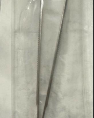 Pinza anatomica