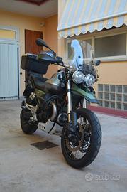 moto guzzi V85TT versione Centenario