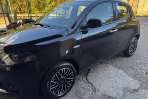 Lancia ypsilon hybrid