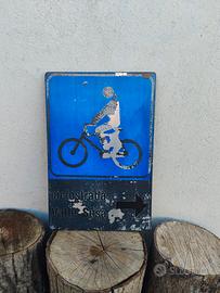 cartello stradale pista ciclabile 