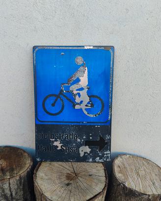 cartello stradale pista ciclabile 