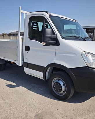 IVECO Daily 35C18 con cassone fisso