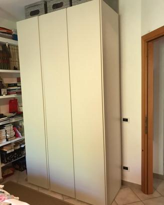 Armadio a tre ante nuovo