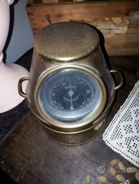 Antica bussola con chiesuola