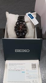 Seiko 5 black edition