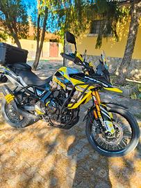 Suzuki 800 DE