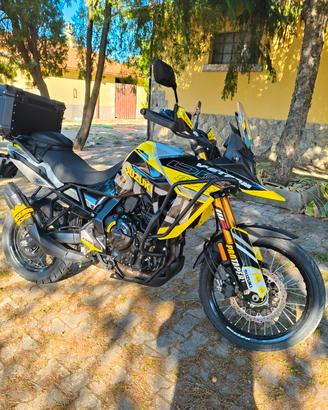 Suzuki 800 DE