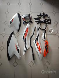 Kit plastiche  KTM 690 SMCR  bianco
