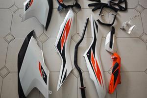 Kit plastiche  KTM 690 SMCR  bianco