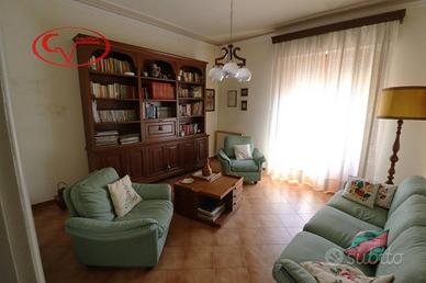 Appartamento di 105 m² con 5 locali e box auto a M