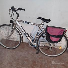 Bici city bike 28 con borse e cambio