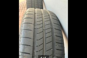 Gomme estive bridgestone 215,55 r 18. 95 t