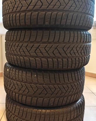 Gomme Pirelli invernali